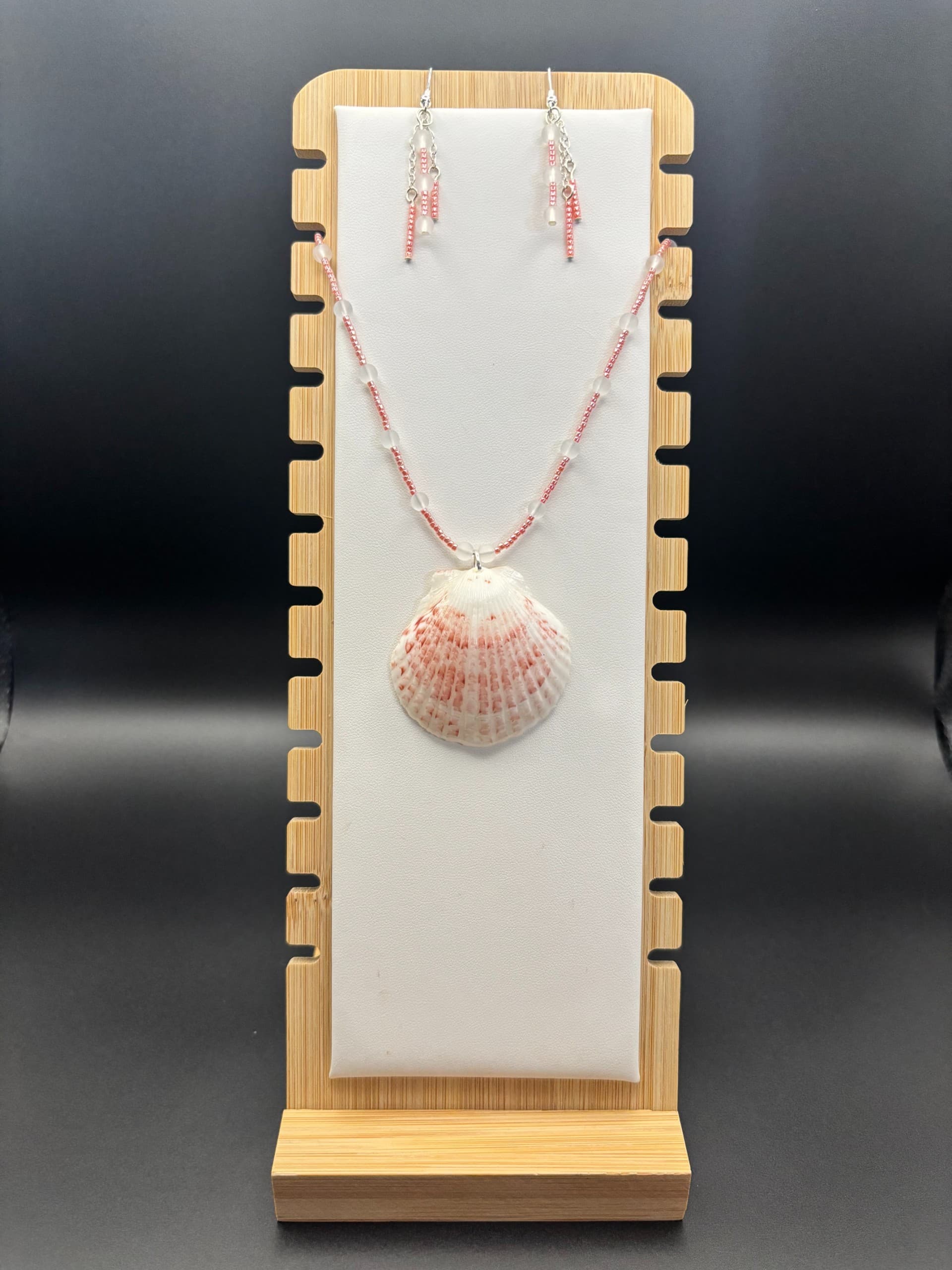 Calico Scallop Pendant with Beaded Chain Necklace and Earrings Set