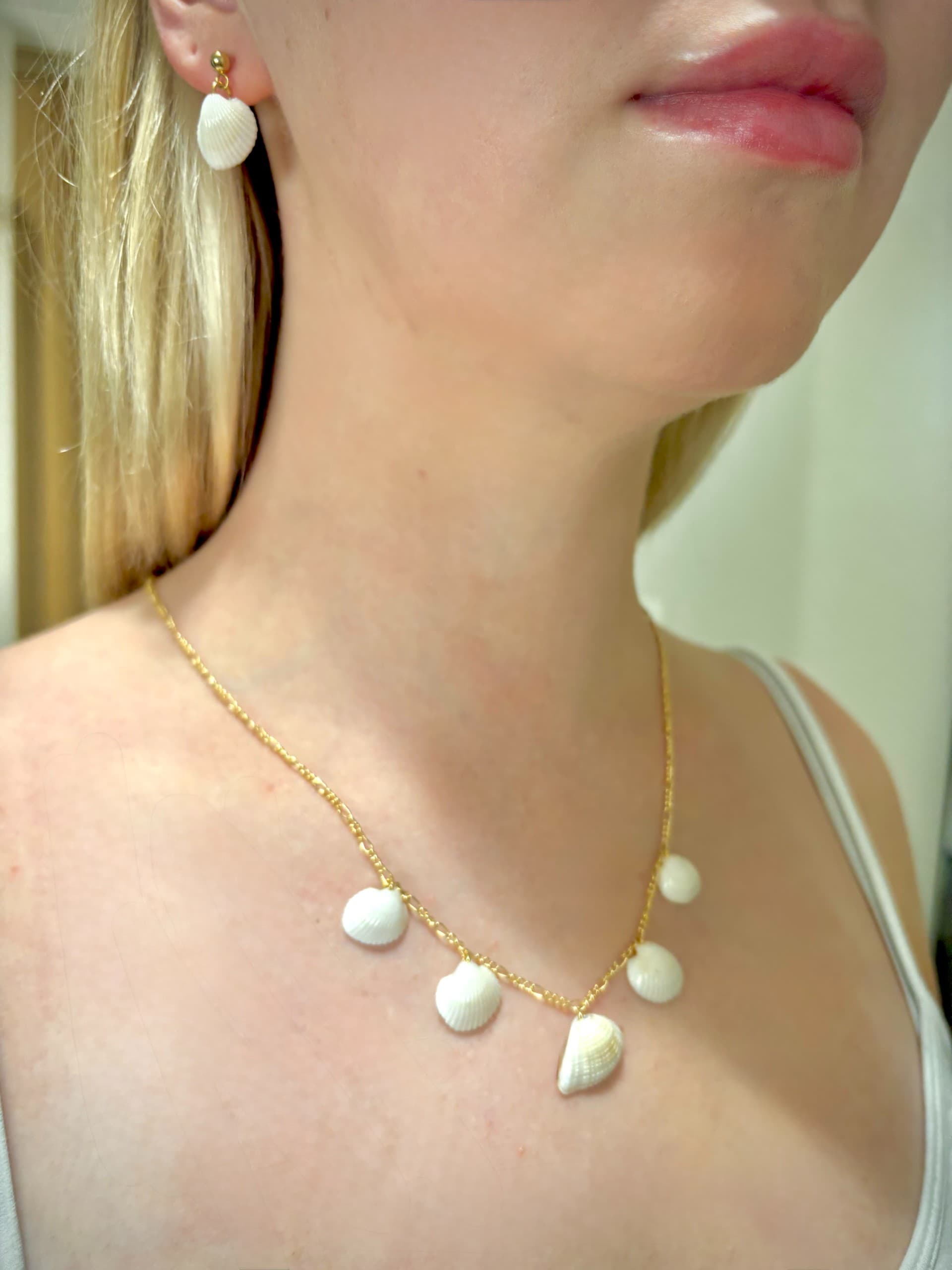 Necklace and earring sets
