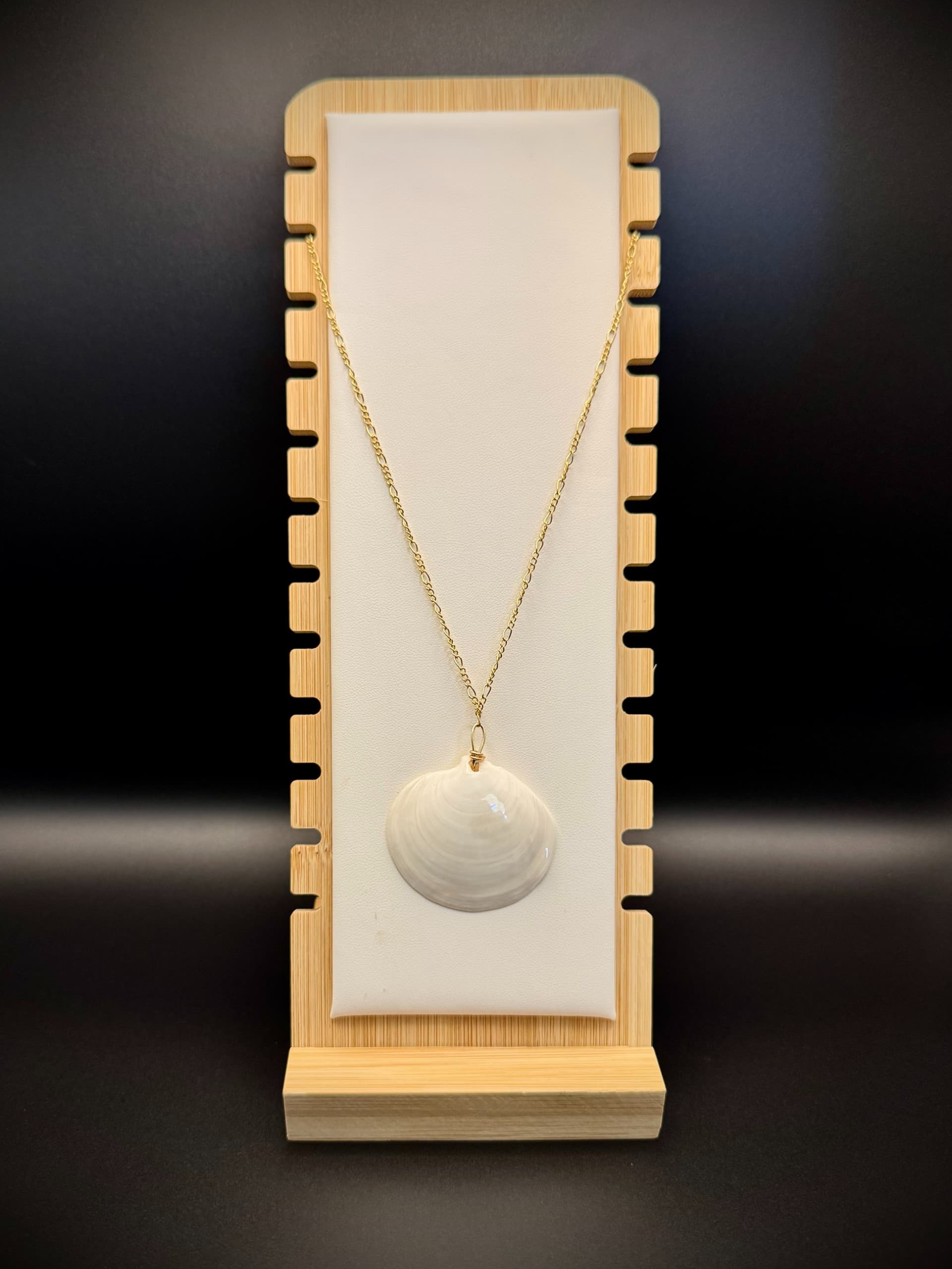 Large White Clamshell Pendant Necklace