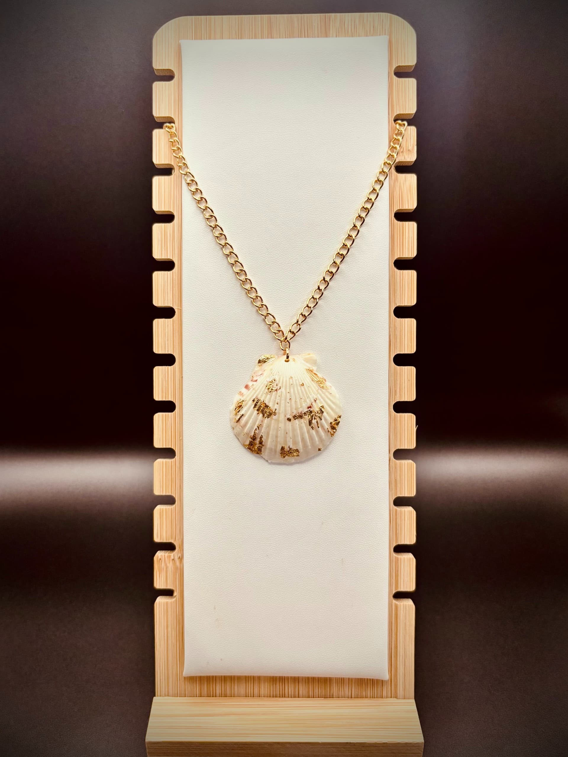 Splattered Gold-Leaf White Calico Scallop Shell Necklace